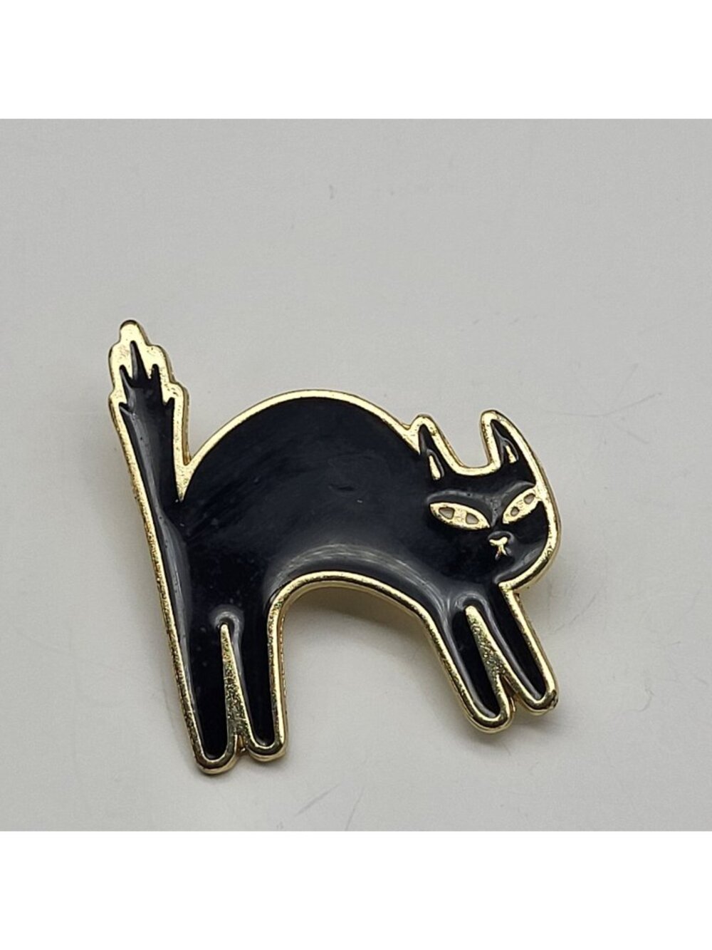 Fun Black Cat Spooked halloween tail up enamel pin